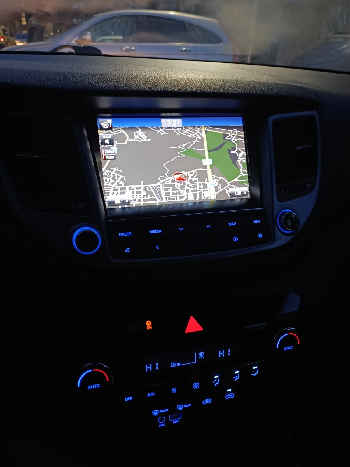 Hyundai Tucson 1.7, NAVI, CAMERA, 6 skorosti | Mobile.bg � ����������� 11