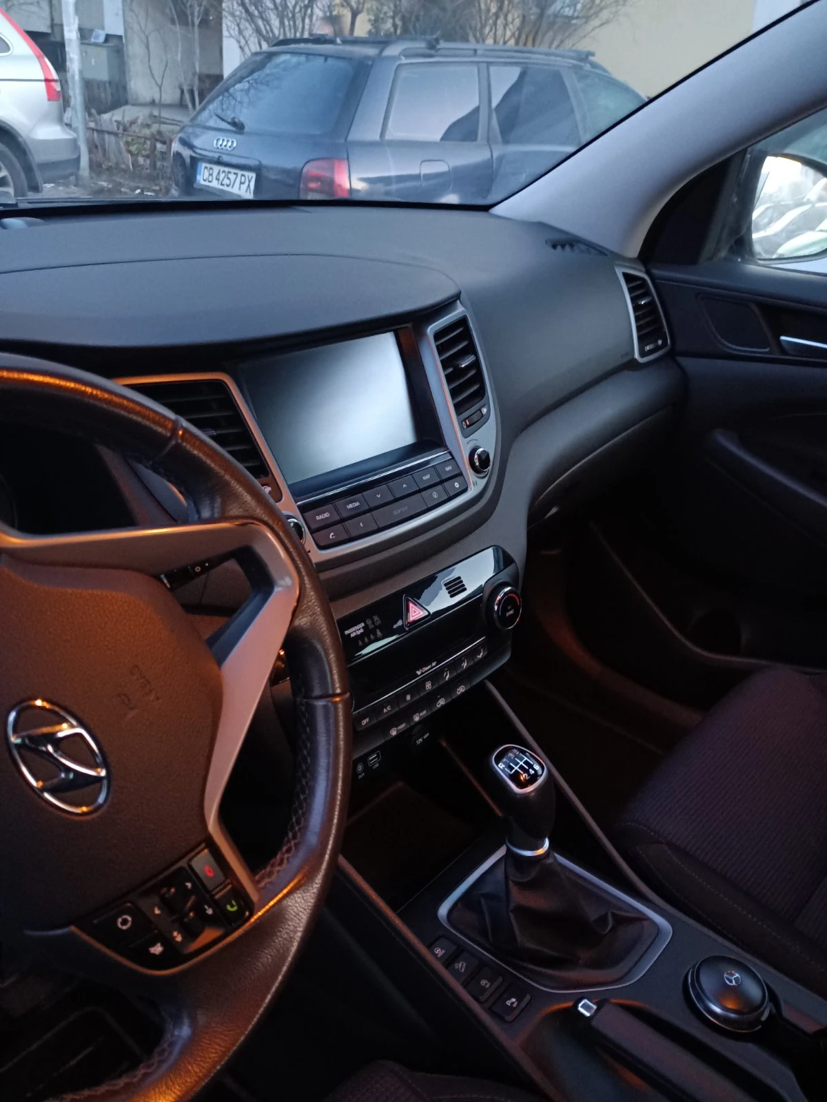 Hyundai Tucson 1.7, NAVI, CAMERA, 6 skorosti | Mobile.bg � ����������� 10