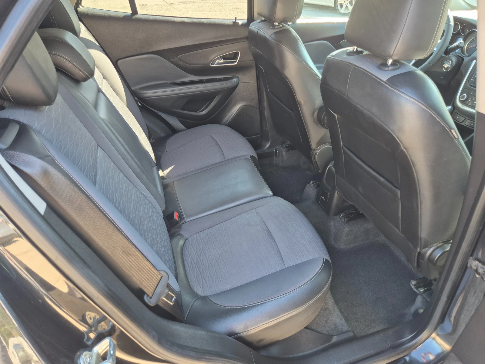 Opel Mokka 1.7CDTI-131к.с-Италия, снимка 11 - Автомобили и джипове - 55975566
