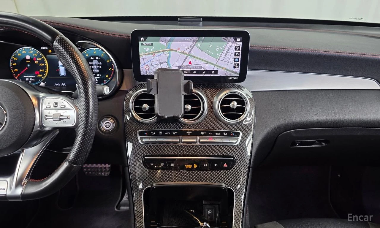 Mercedes-Benz GLC 43 AMG 4MATIC* BURMESTER* DISTRONIC* ХЕДЪП* КРАЙНА ЦЕНА, снимка 13 - Автомобили и джипове - 55995558