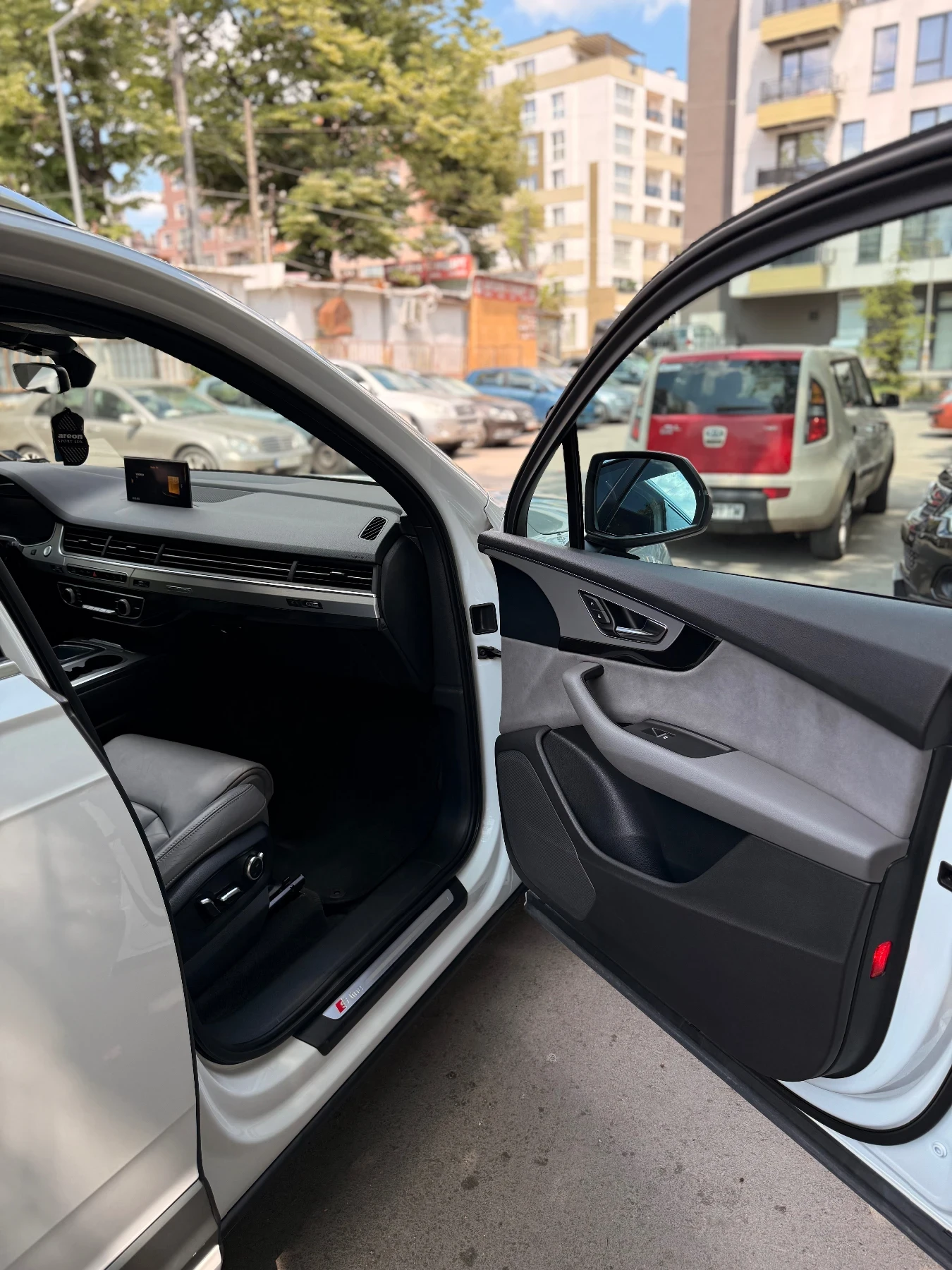 Audi Q7, снимка 12 - Автомобили и джипове - 56443804