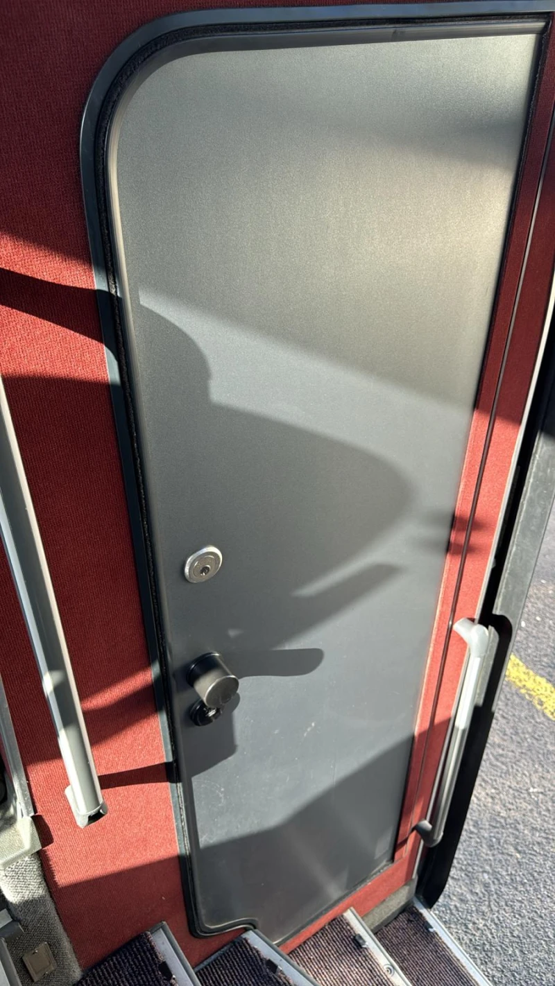 Mercedes-Benz Tourismo, снимка 9 - Бусове и автобуси - 51933765