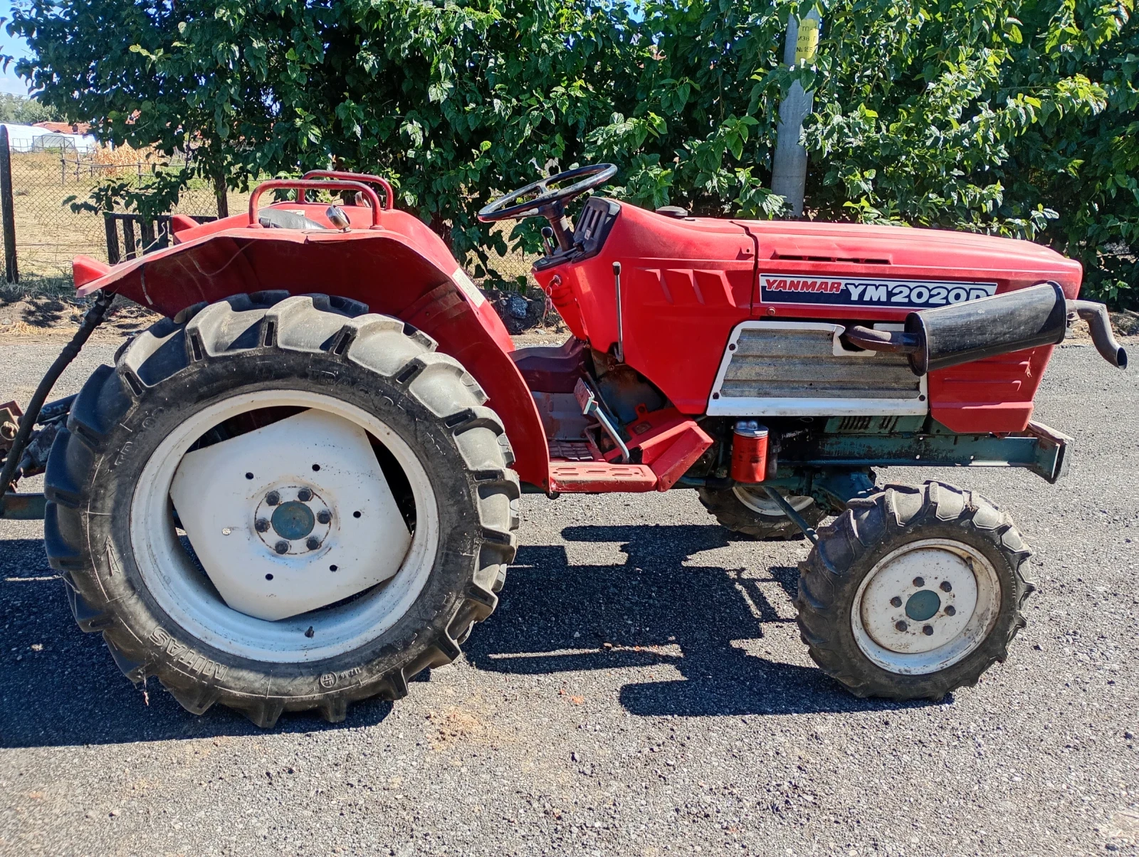 Трактор Yanmar YM2020D
