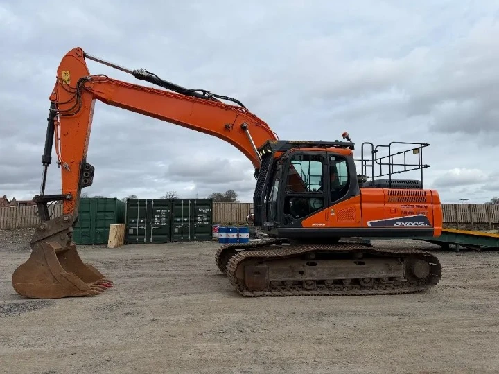 Багер DOOSAN DX 225 LC, снимка 2 - Индустриална техника - 53956873