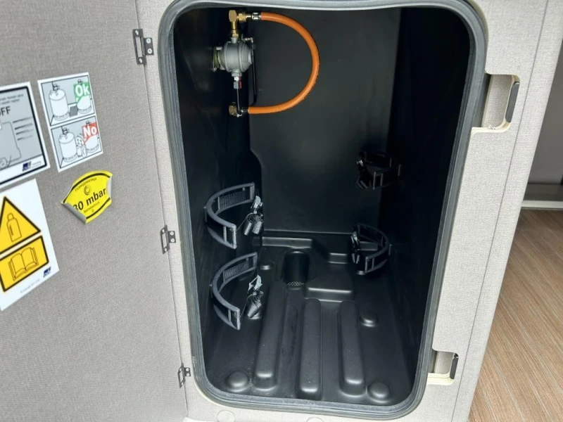 Кемпер Ford ETRUSKO-CV600* NEW* CAM* WINTER* 1+ 1* , снимка 7 - Каравани и кемпери - 53524441