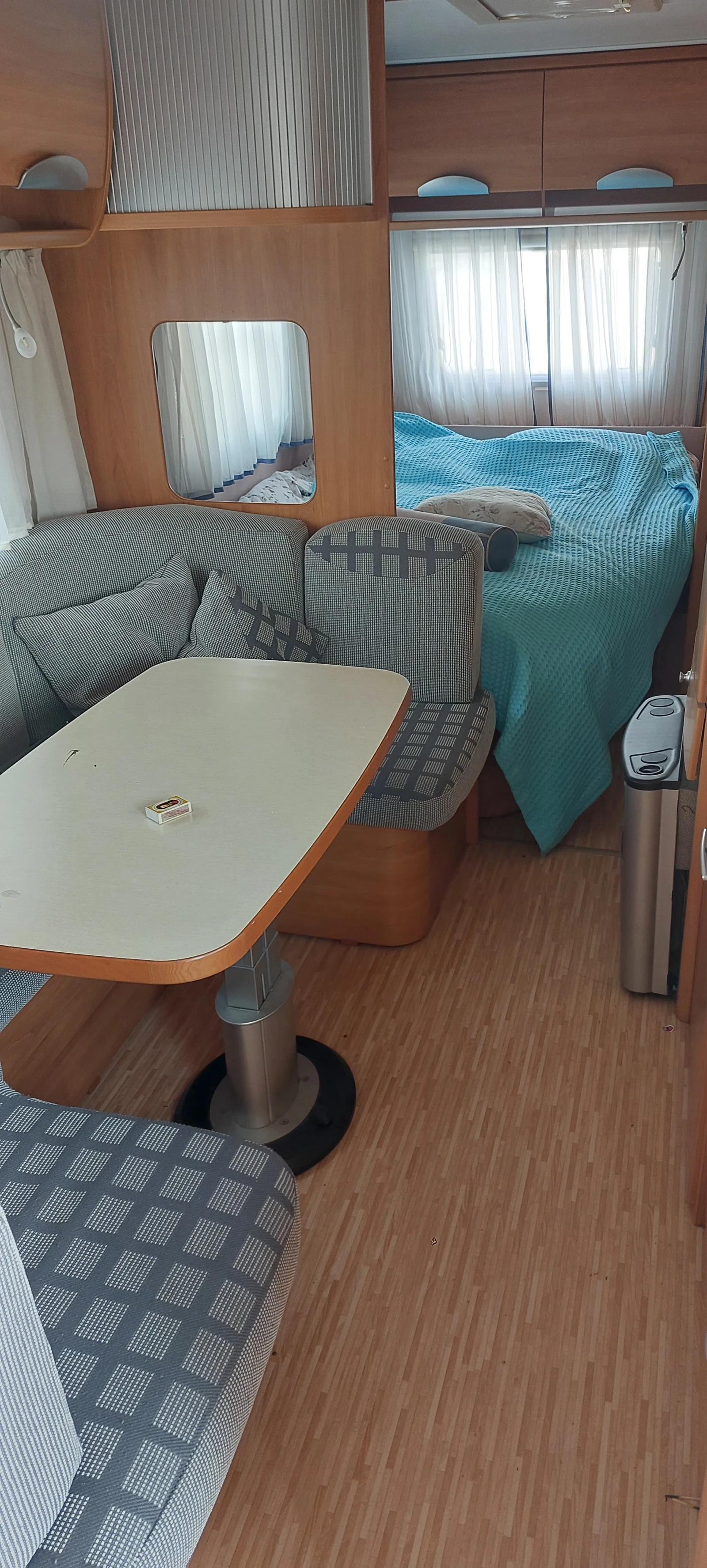 Каравана HYMER / ERIBA Nova Grey , снимка 4 - Каравани и кемпери - 55081961