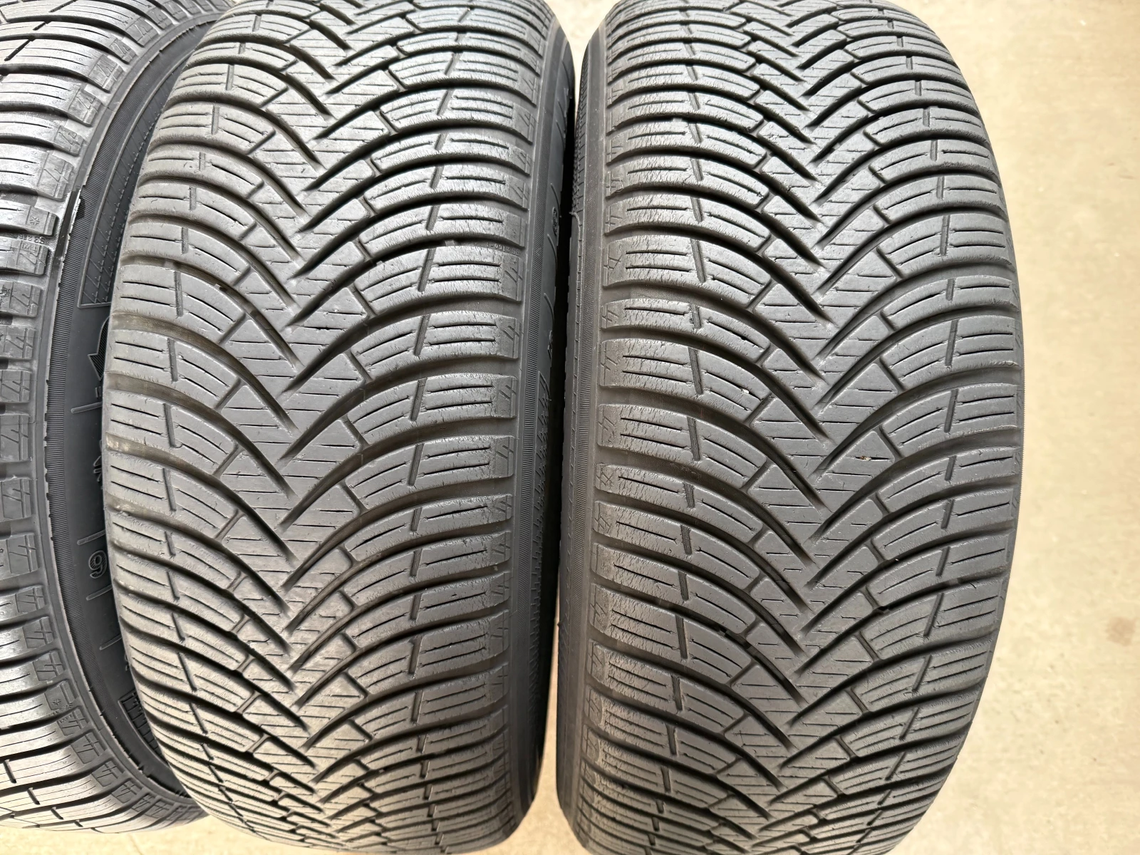 Гуми Летни 215/60R16, снимка 3 - Гуми и джанти - 53710324