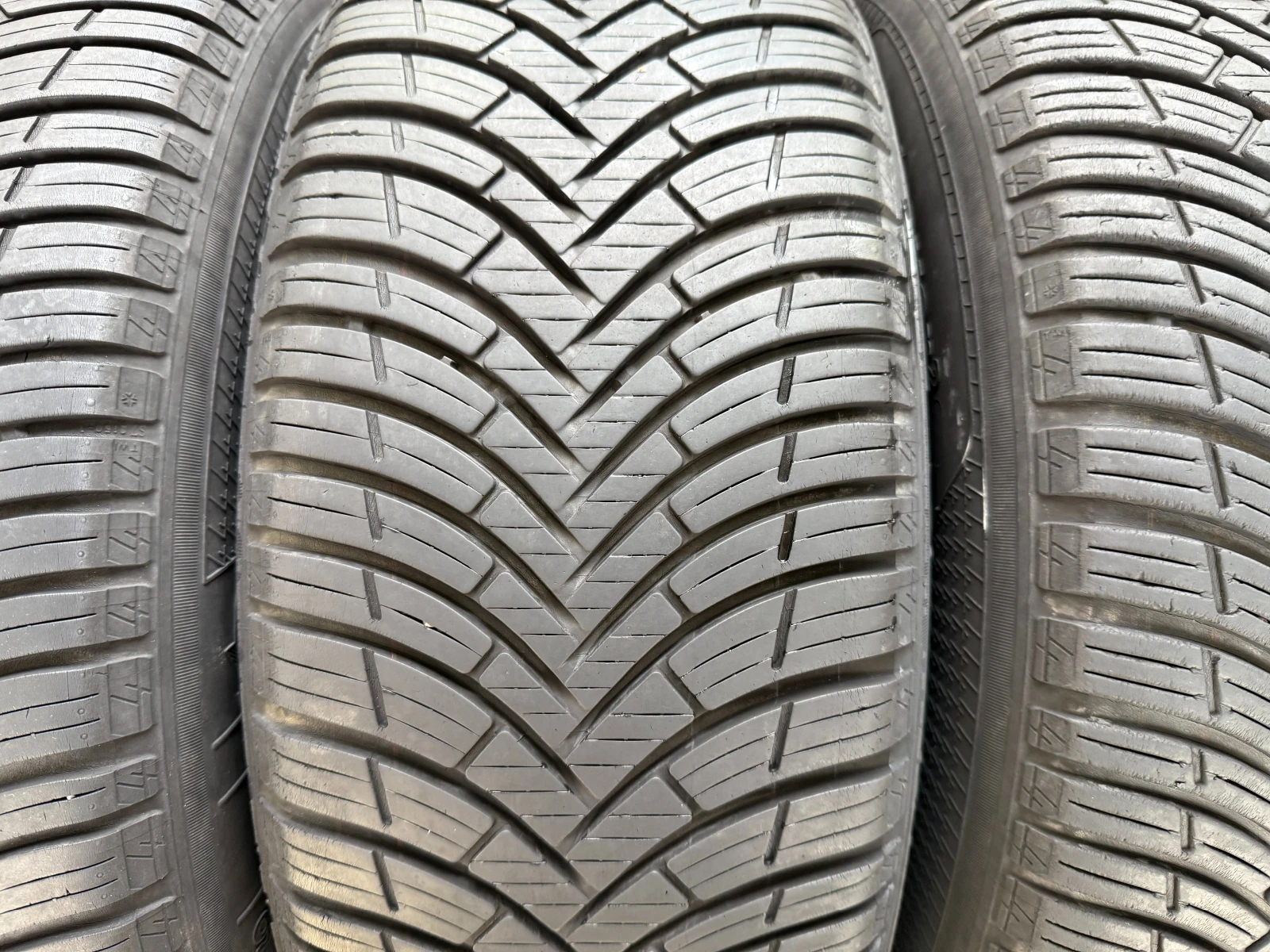 Гуми Летни 215/60R16, снимка 5 - Гуми и джанти - 53710324