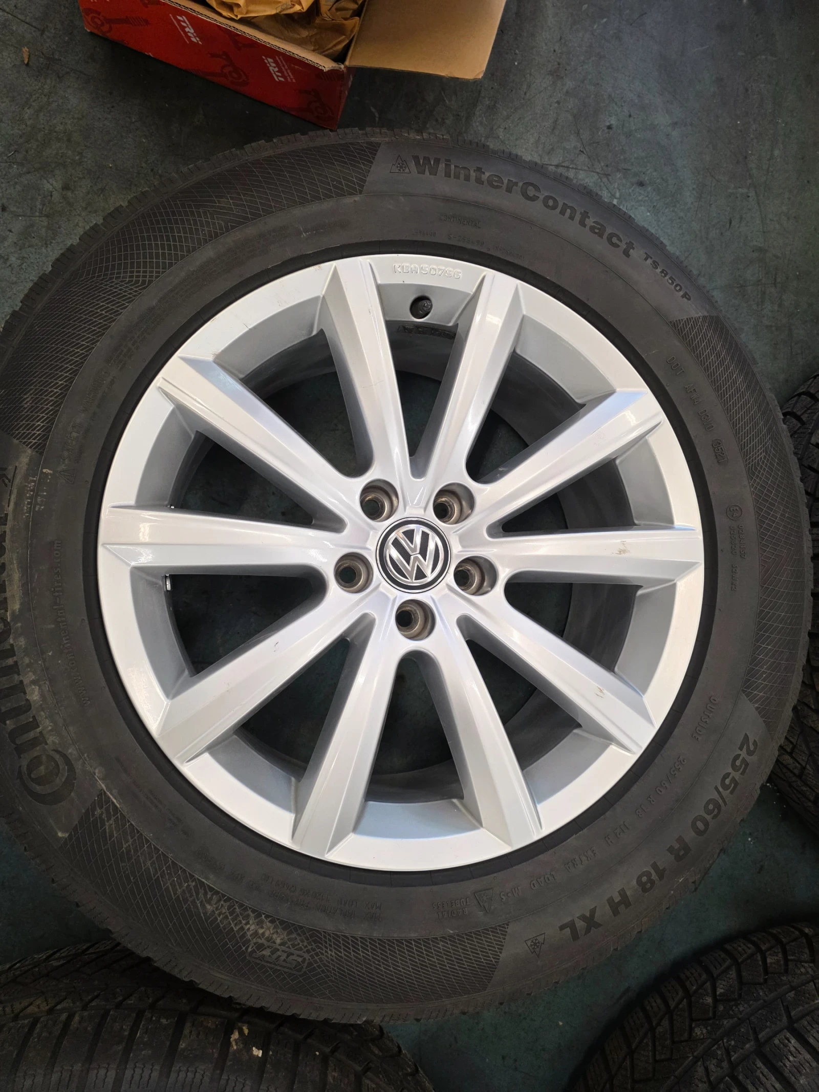 Гуми с джанти Continental 255/60R18, снимка 2 - Гуми и джанти - 54249585