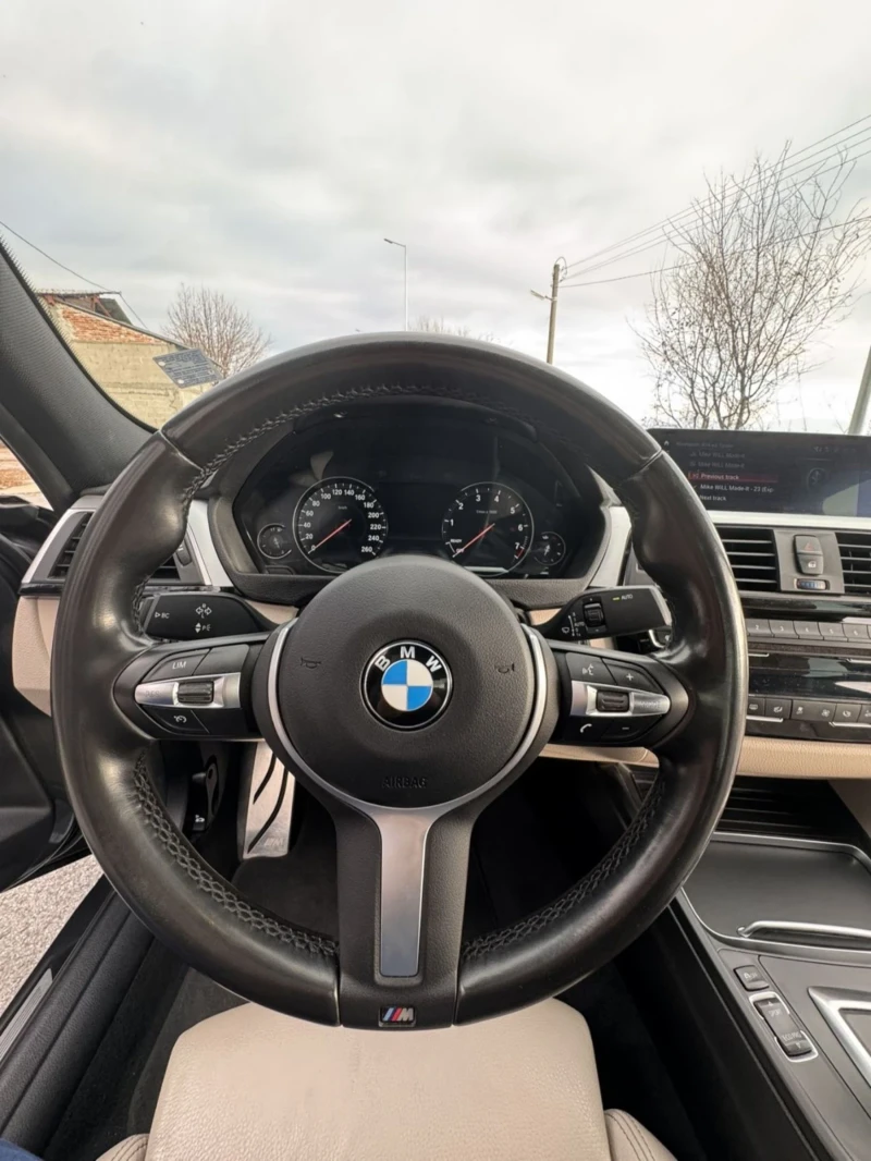 BMW 320 Full M-Performance, снимка 13 - Автомобили и джипове - 48242578