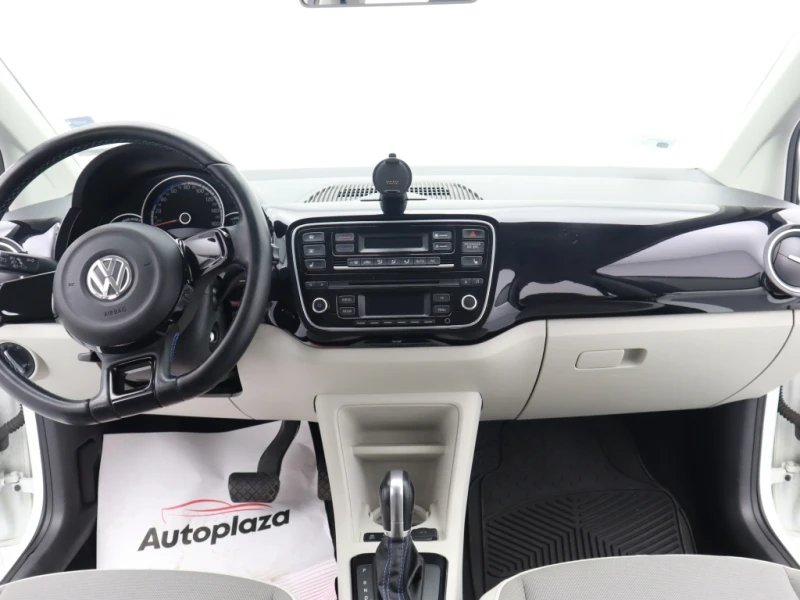 VW Up, снимка 10 - Автомобили и джипове - 48379459