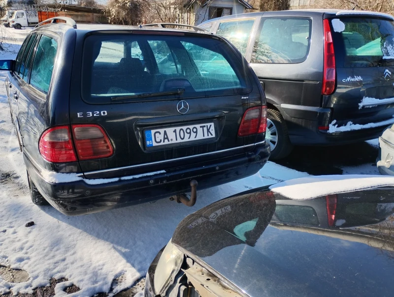 Mercedes-Benz E 290 На части, снимка 3 - Автомобили и джипове - 49373871