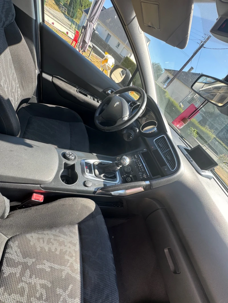 Peugeot 3008 2L 150 К.С -ТОП СЪСТОЯНИЕ ВТОРИ СОБСТВЕНИК , снимка 16 - Автомобили и джипове - 52693389