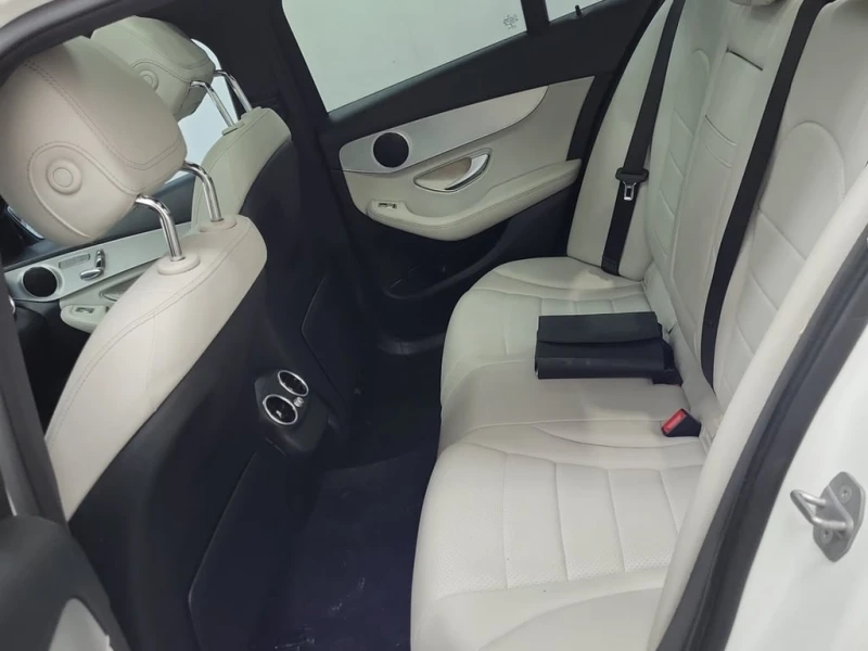 Mercedes-Benz C 300 * CARFAX * ЦЕНА ДО БГ, снимка 13 - Автомобили и джипове - 53193570