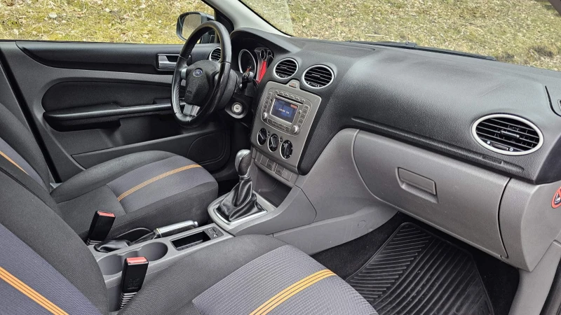 Ford Focus 1.6, снимка 13 - Автомобили и джипове - 53478436