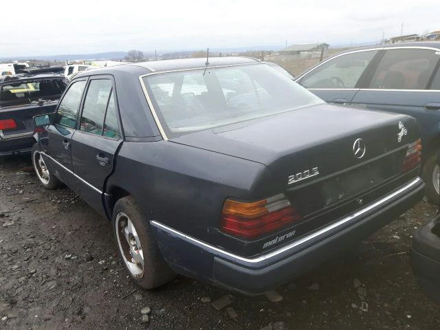 Mercedes-Benz 124 2 броя, снимка 2 - Автомобили и джипове - 23777214