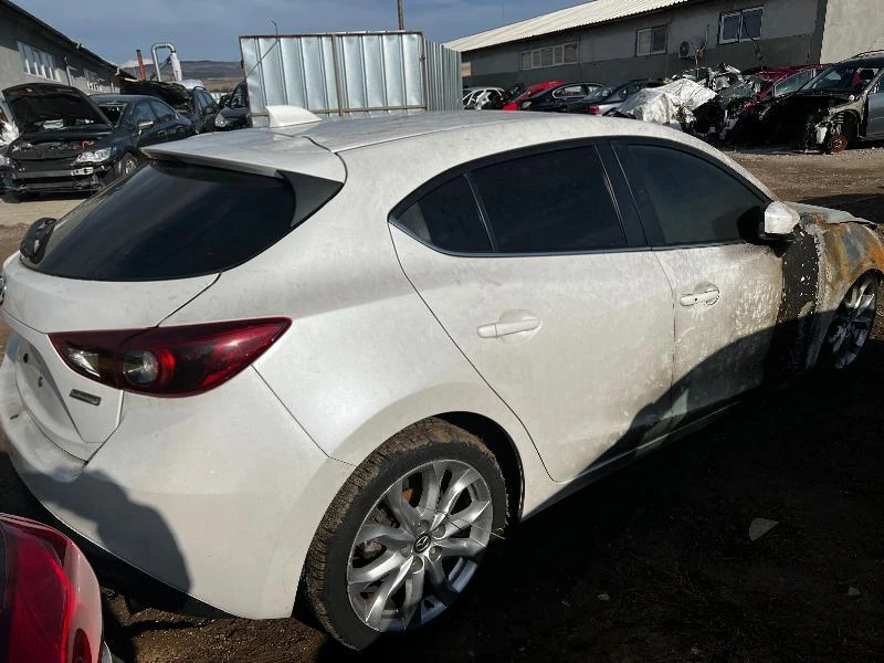 Mazda 3 2.5i SKYACTIV, снимка 2 - Автомобили и джипове - 35345592