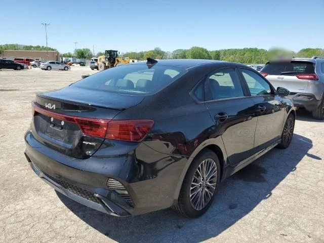 Kia Forte, снимка 4 - Автомобили и джипове - 48719195