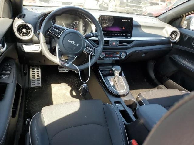 Kia Forte, снимка 8 - Автомобили и джипове - 48719195