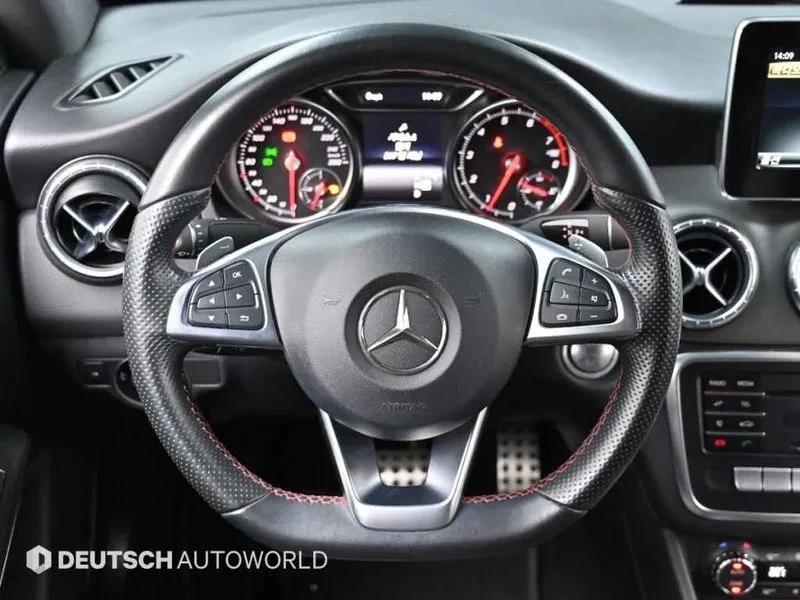 Mercedes-Benz CLA 220 Amg Line, снимка 13 - Автомобили и джипове - 55110837