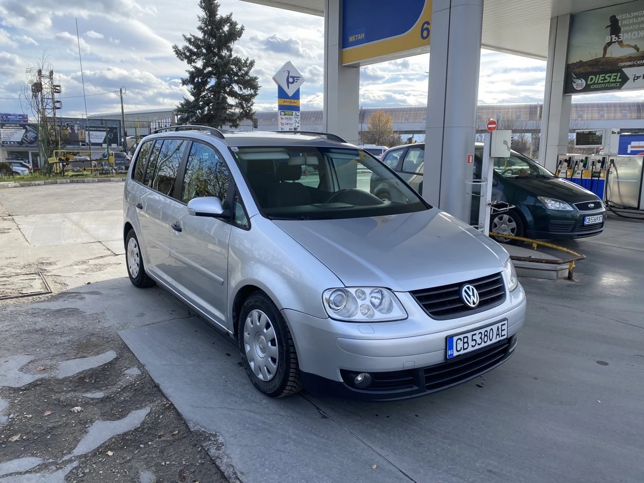 VW Touran  1.9TDI 105кс 6с /КЛИМАТРОНИК/ - изображение 3