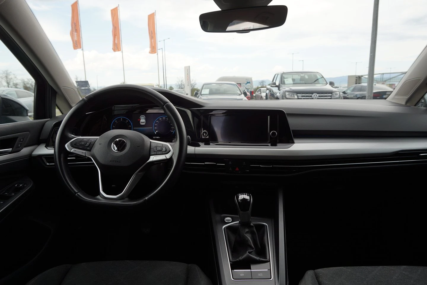 VW Golf 8 Life 2.0 TDI SCR | Mobile.bg   5