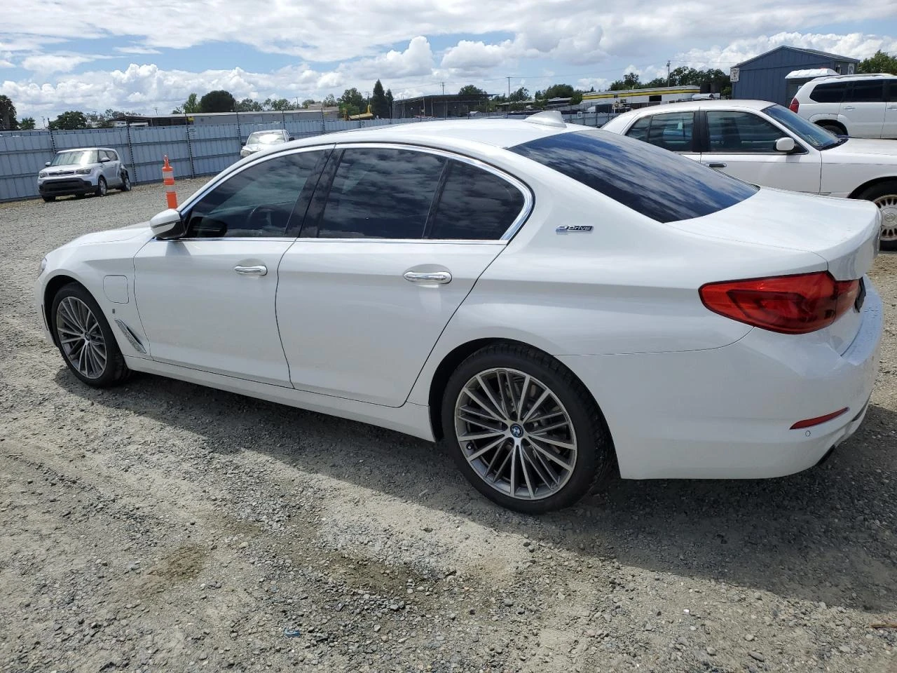 BMW 530E  - изображение 2