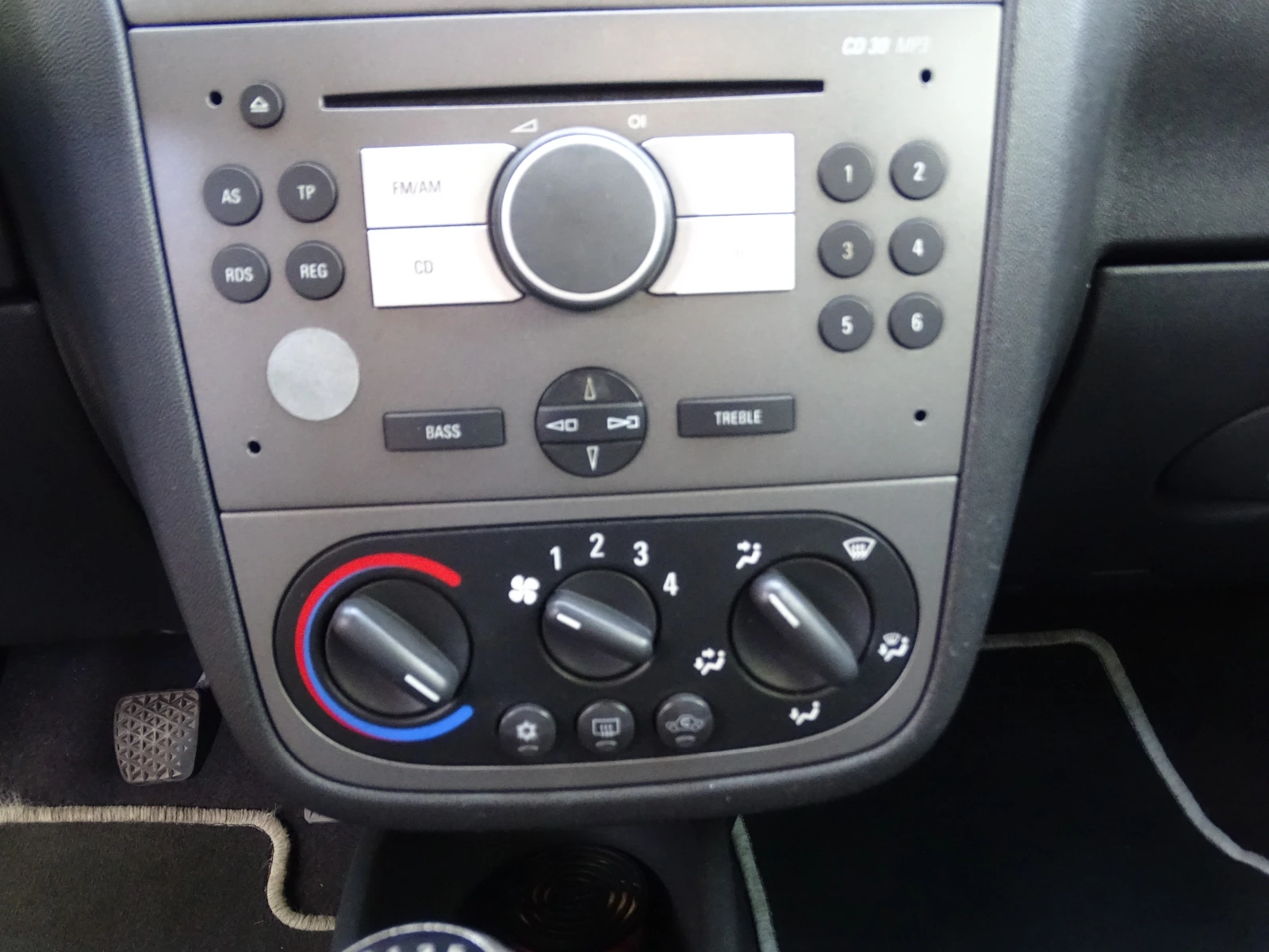 Opel Tigra 1.4 КЛИМАТИК КАБРИО - изображение 3