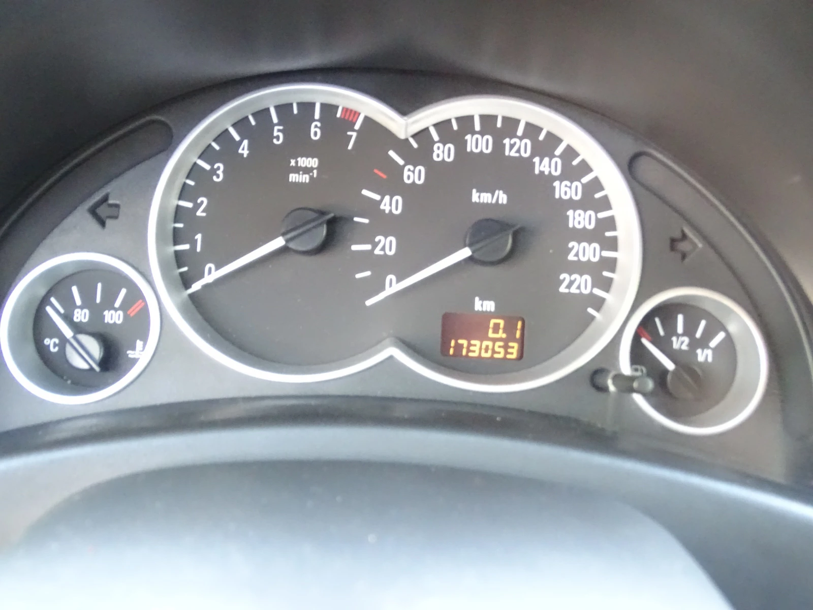 Opel Tigra 1.4 КЛИМАТИК КАБРИО - изображение 5