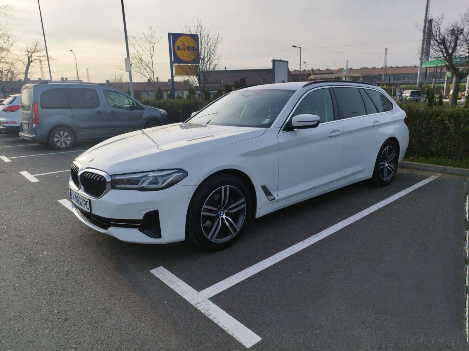 BMW 520 дизел /електрически MHEV (Mild Hybrid El.) Лизинг  - изображение 6