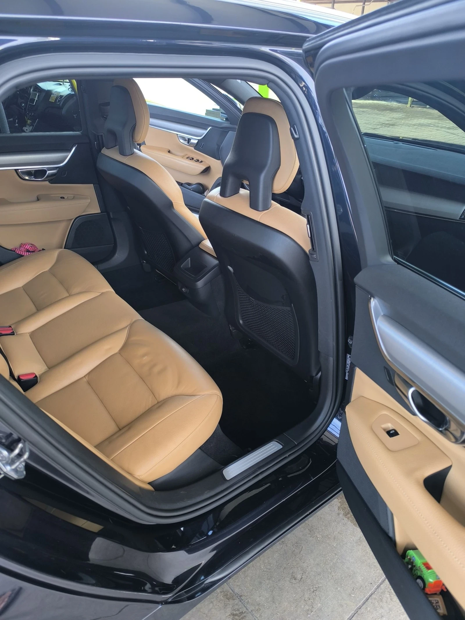 Volvo V90 D4 Momentum - изображение 6