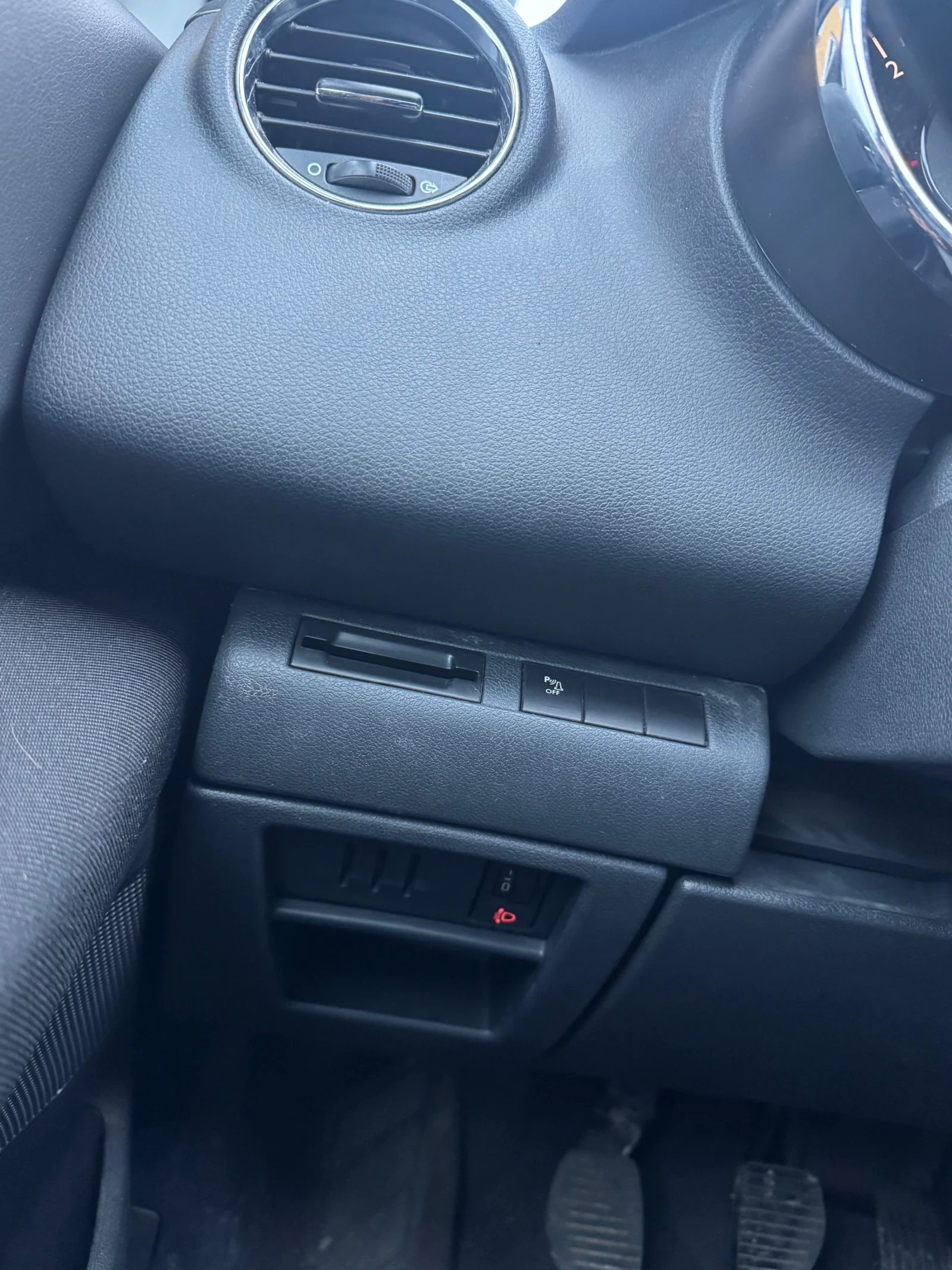 Peugeot 3008 2L 150 К.С -ТОП СЪСТОЯНИЕ ВТОРИ СОБСТВЕНИК  - изображение 8