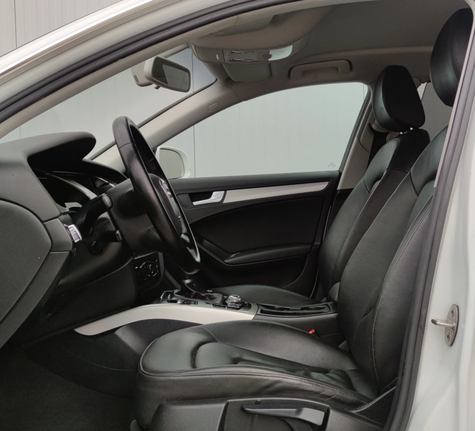 Audi A4 2.0TDI, снимка 11 - Автомобили и джипове - 53978578