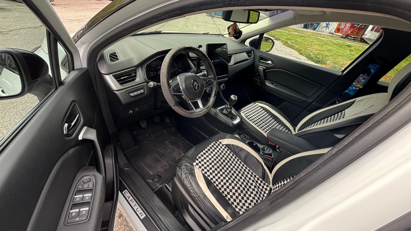 Renault Captur Intens TCe бензин LPG 100 BVM6, снимка 13 - Автомобили и джипове - 54424548