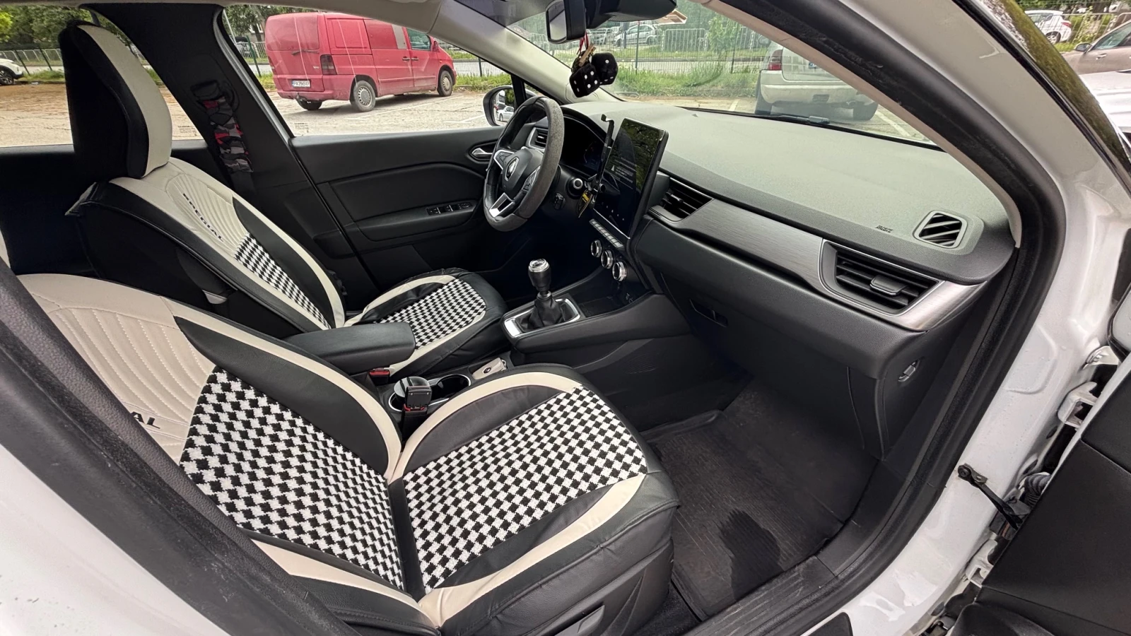 Renault Captur Intens TCe бензин LPG 100 BVM6, снимка 11 - Автомобили и джипове - 54424548