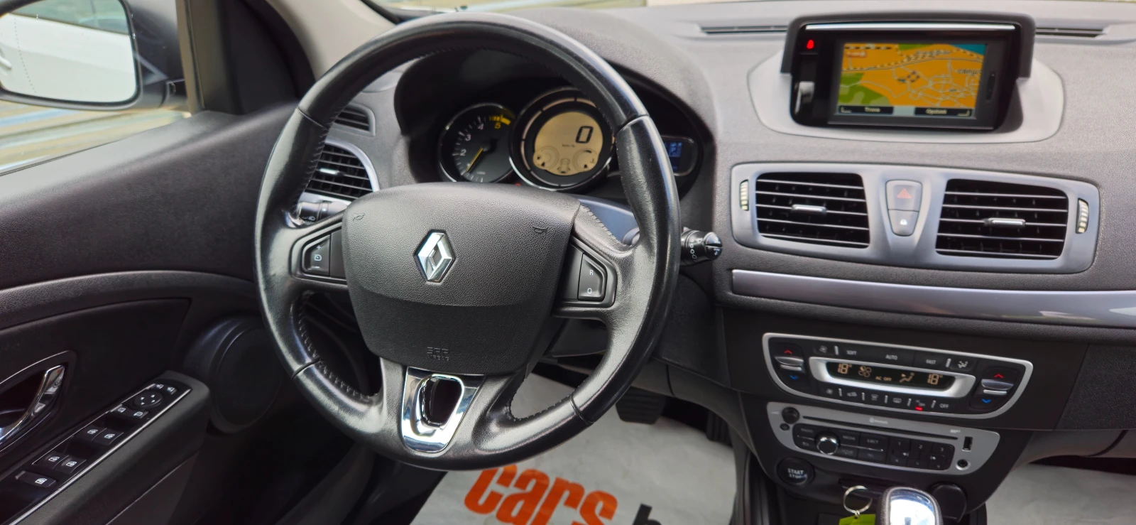 Renault Megane 1, 5DCi-110кс* 2015г* АВТОМАТИК* НАВИ* ТОП , снимка 10 - Автомобили и джипове - 54486391