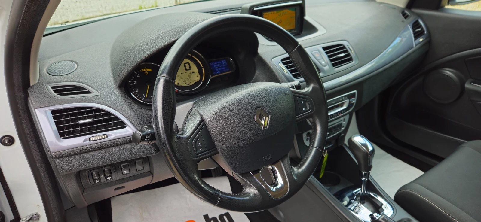 Renault Megane 1, 5DCi-110кс* 2015г* АВТОМАТИК* НАВИ* ТОП , снимка 12 - Автомобили и джипове - 54486391