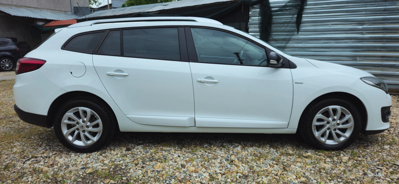 Renault Megane 1, 5DCi-110кс* 2015г* АВТОМАТИК* НАВИ* ТОП , снимка 7 - Автомобили и джипове - 54486391