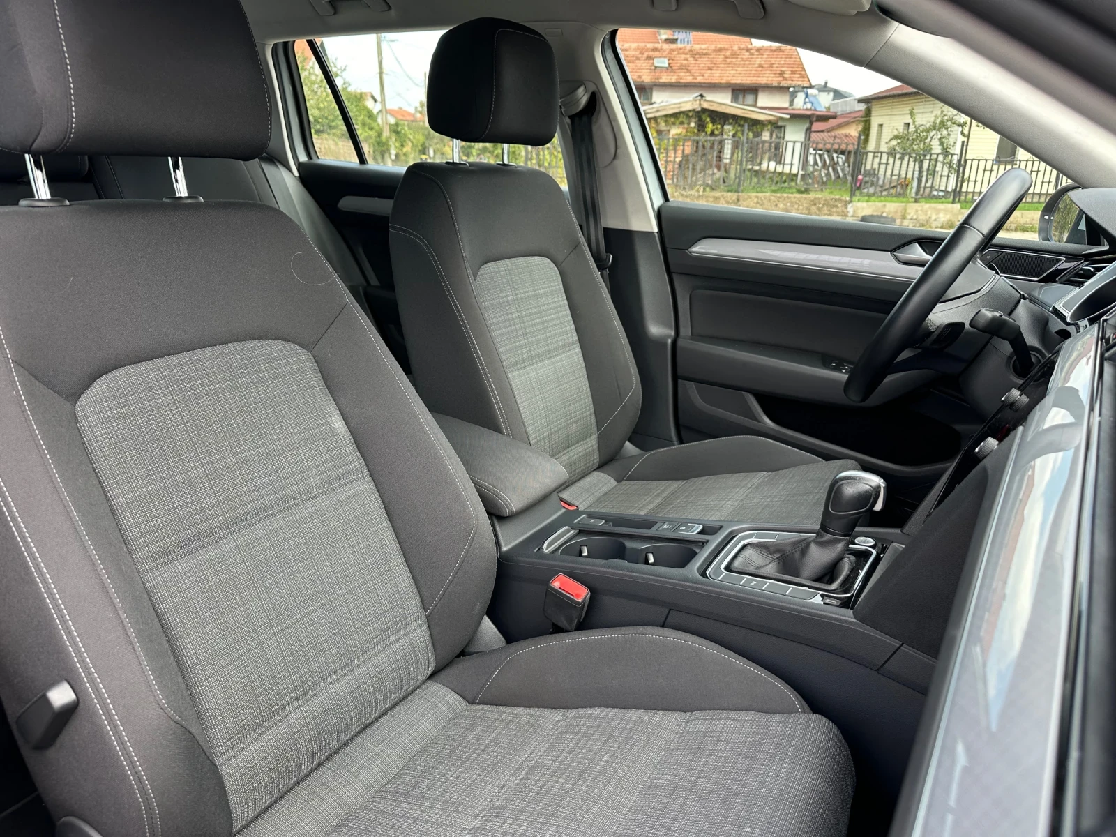 VW Passat 2.0TDI, снимка 14 - Автомобили и джипове - 54772162