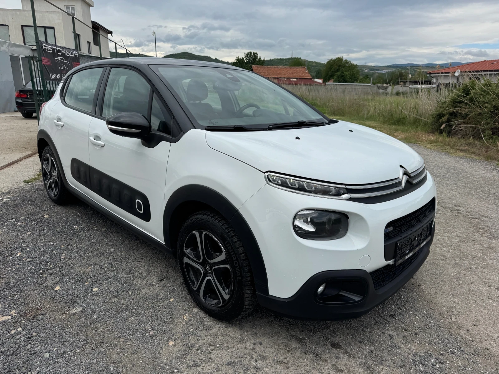Citroen C3 1.2i * NAVI* SERVICE* TOP* , снимка 3 - Автомобили и джипове - 54886463