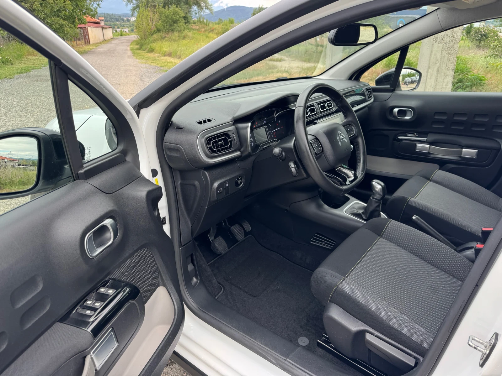 Citroen C3 1.2i * NAVI* SERVICE* TOP* , снимка 9 - Автомобили и джипове - 54886463