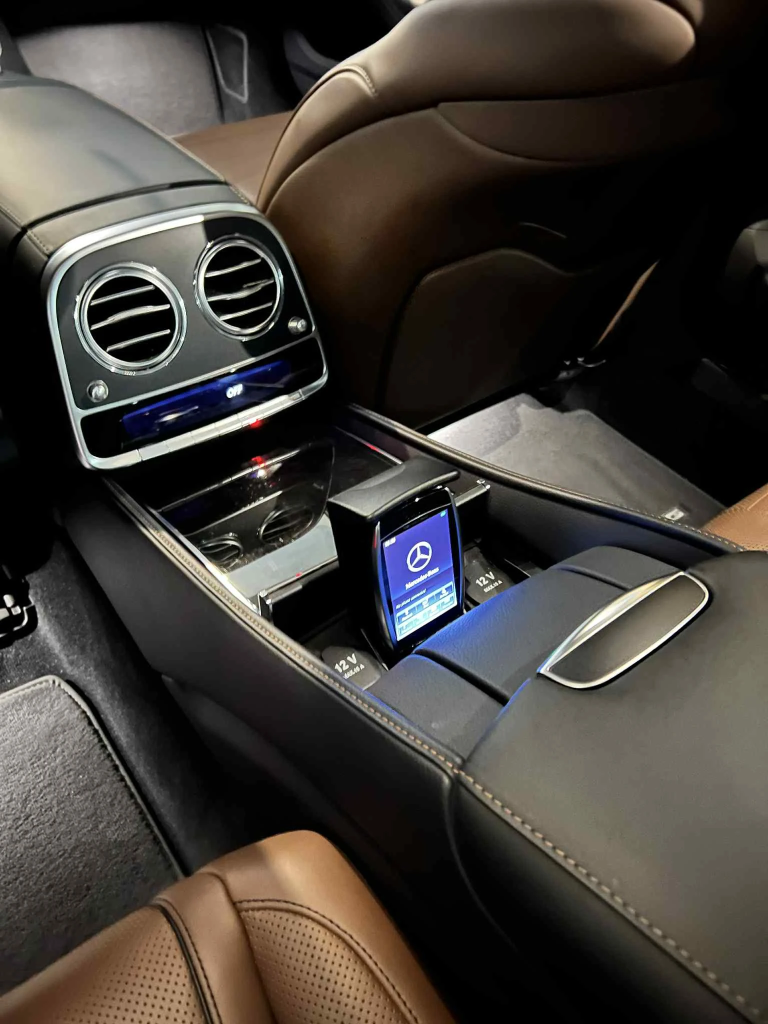 Mercedes-Benz S 500  Long* AMG* 4matic* 360cam* Burmester* 3xTV* Pano*, снимка 14 - Автомобили и джипове - 55417941