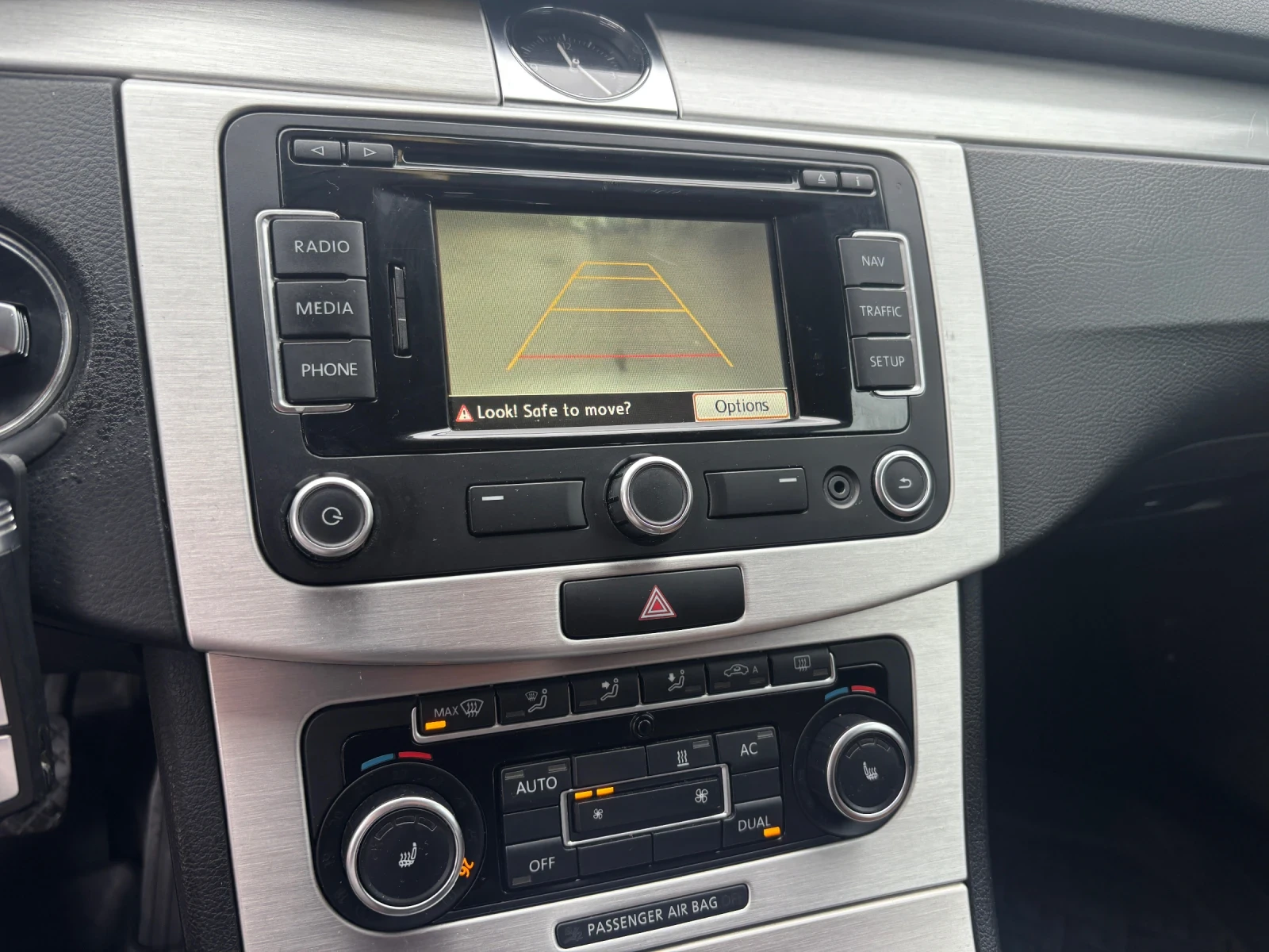VW Passat 20.TDI, снимка 13 - Автомобили и джипове - 56139642