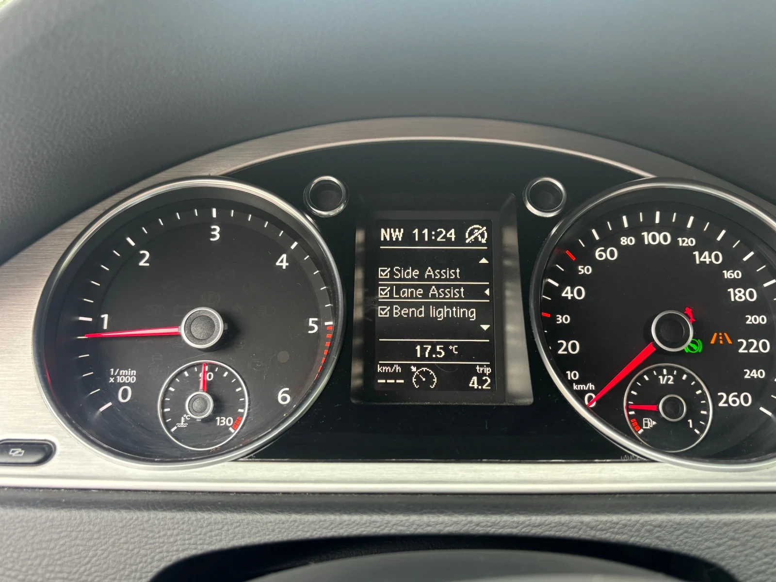 VW Passat 20.TDI, снимка 15 - Автомобили и джипове - 56139642