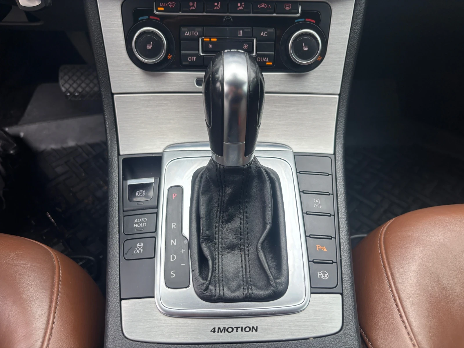 VW Passat 20.TDI, снимка 16 - Автомобили и джипове - 56139642