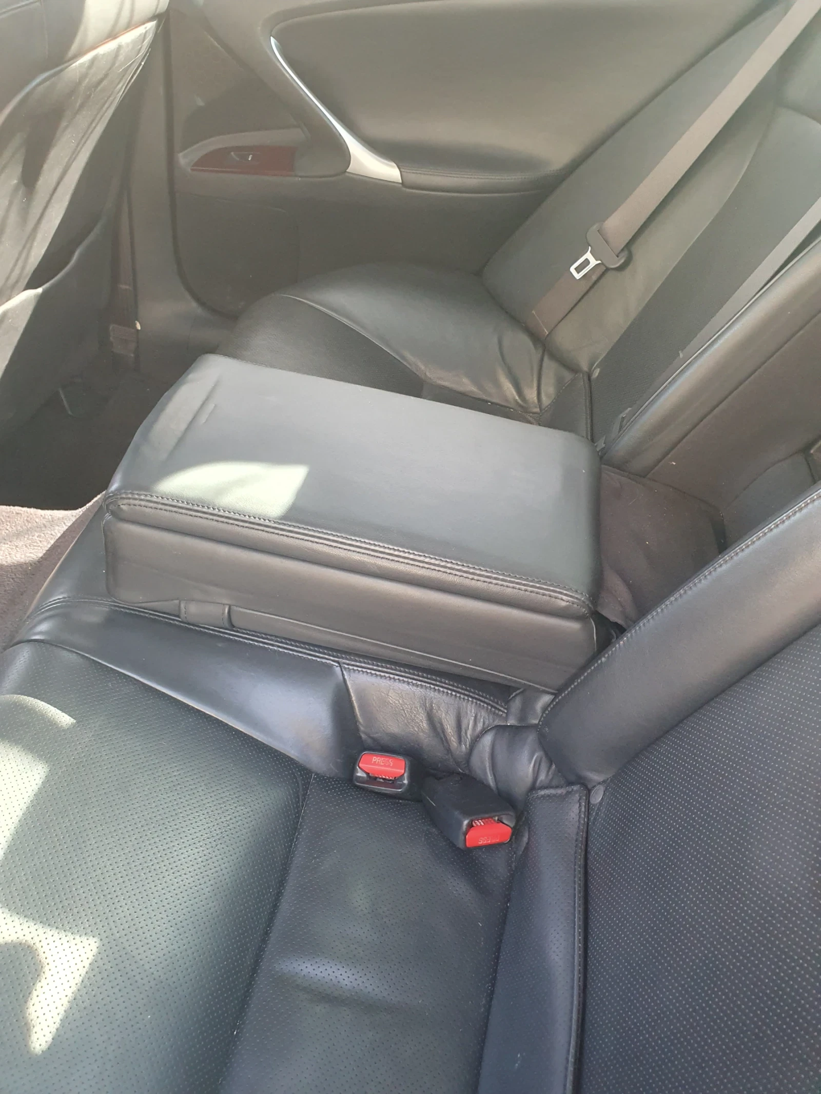 Lexus IS 220d 220d, снимка 15 - Автомобили и джипове - 56140177