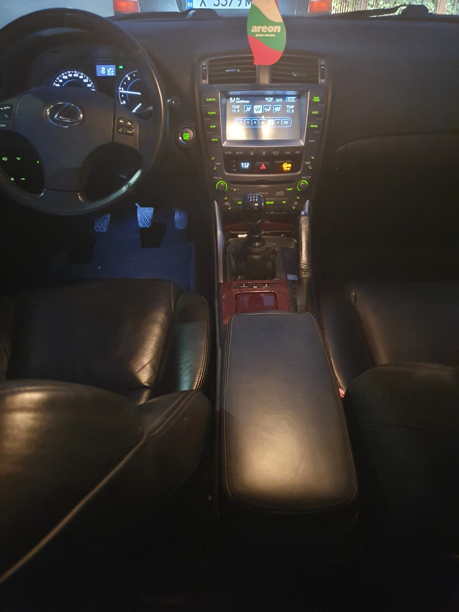 Lexus IS 220d 220d, снимка 10 - Автомобили и джипове - 56140177