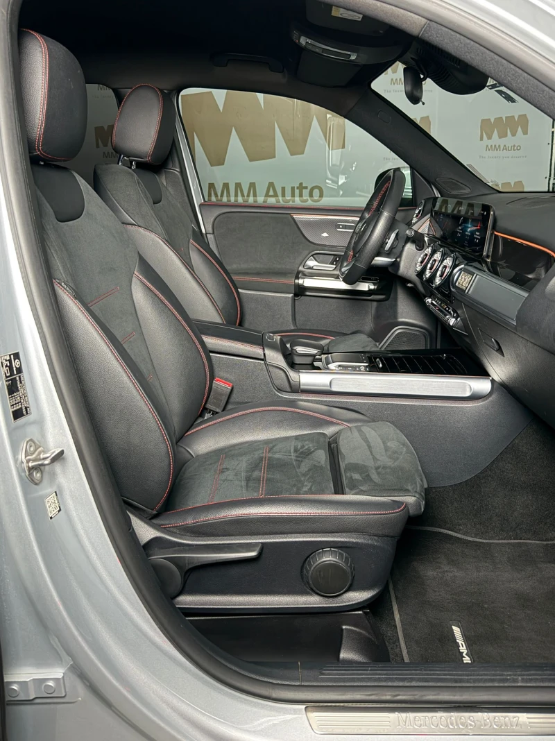 Mercedes-Benz GLB 200* AMG* Camera* Асистенти* 7местен, снимка 9 - Автомобили и джипове - 52626094