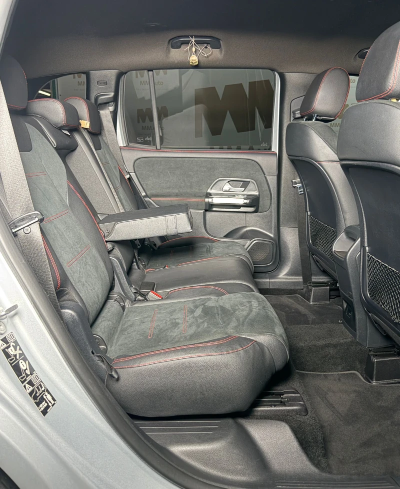 Mercedes-Benz GLB 200* AMG* Camera* Асистенти* 7местен, снимка 11 - Автомобили и джипове - 52626094