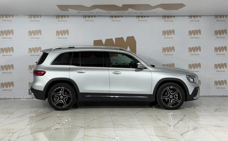 Mercedes-Benz GLB 200* AMG* Camera* Асистенти* 7местен, снимка 2 - Автомобили и джипове - 52626094